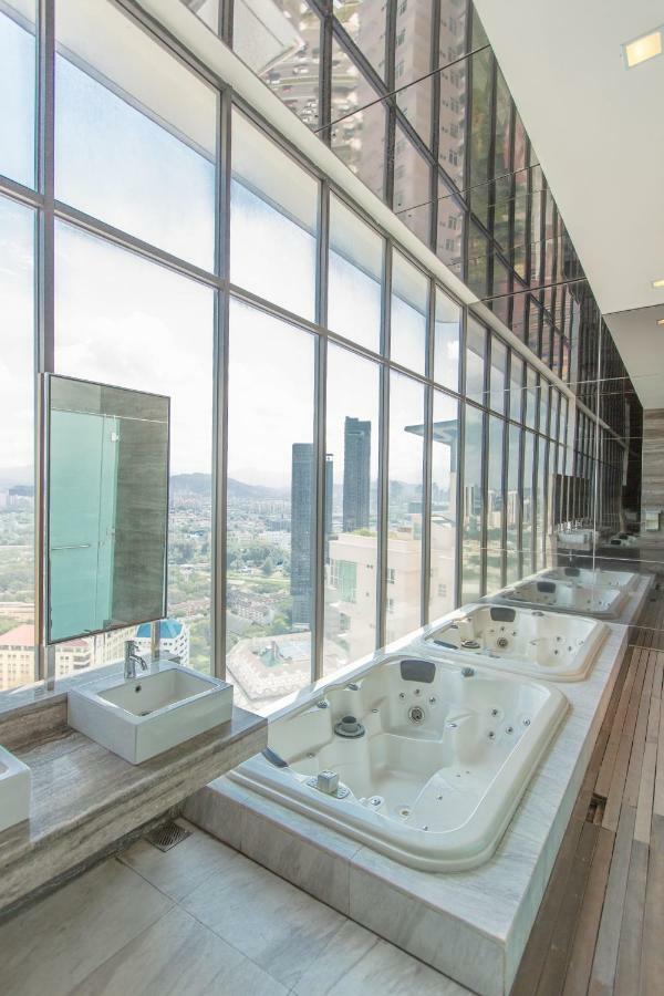 Pangsapuri 807 m² dengan 1 bilik tidur dan 2 bilik mandi peribadi di KLCC Kuala Lumpur Luaran gambar
